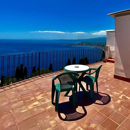 Camere Il Leone Taormina Luaran gambar