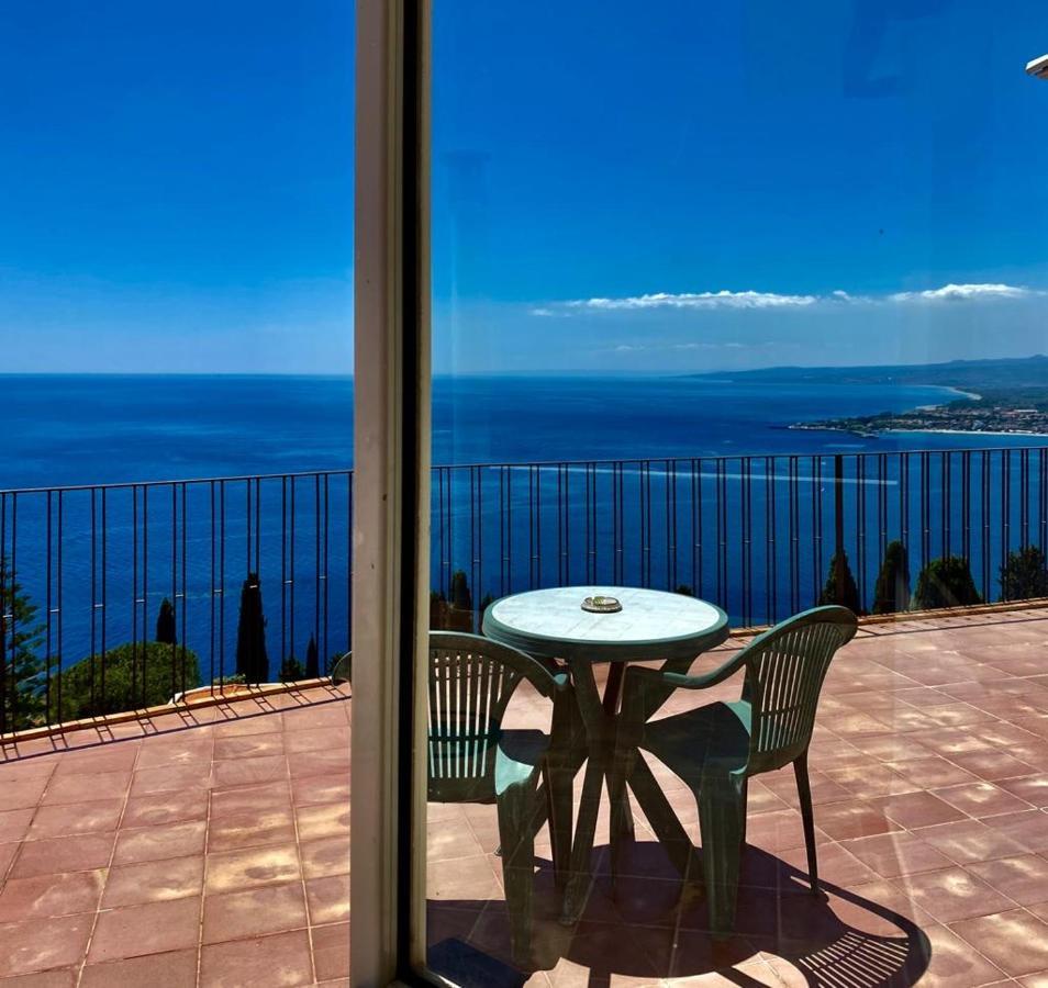 Camere Il Leone Taormina Luaran gambar